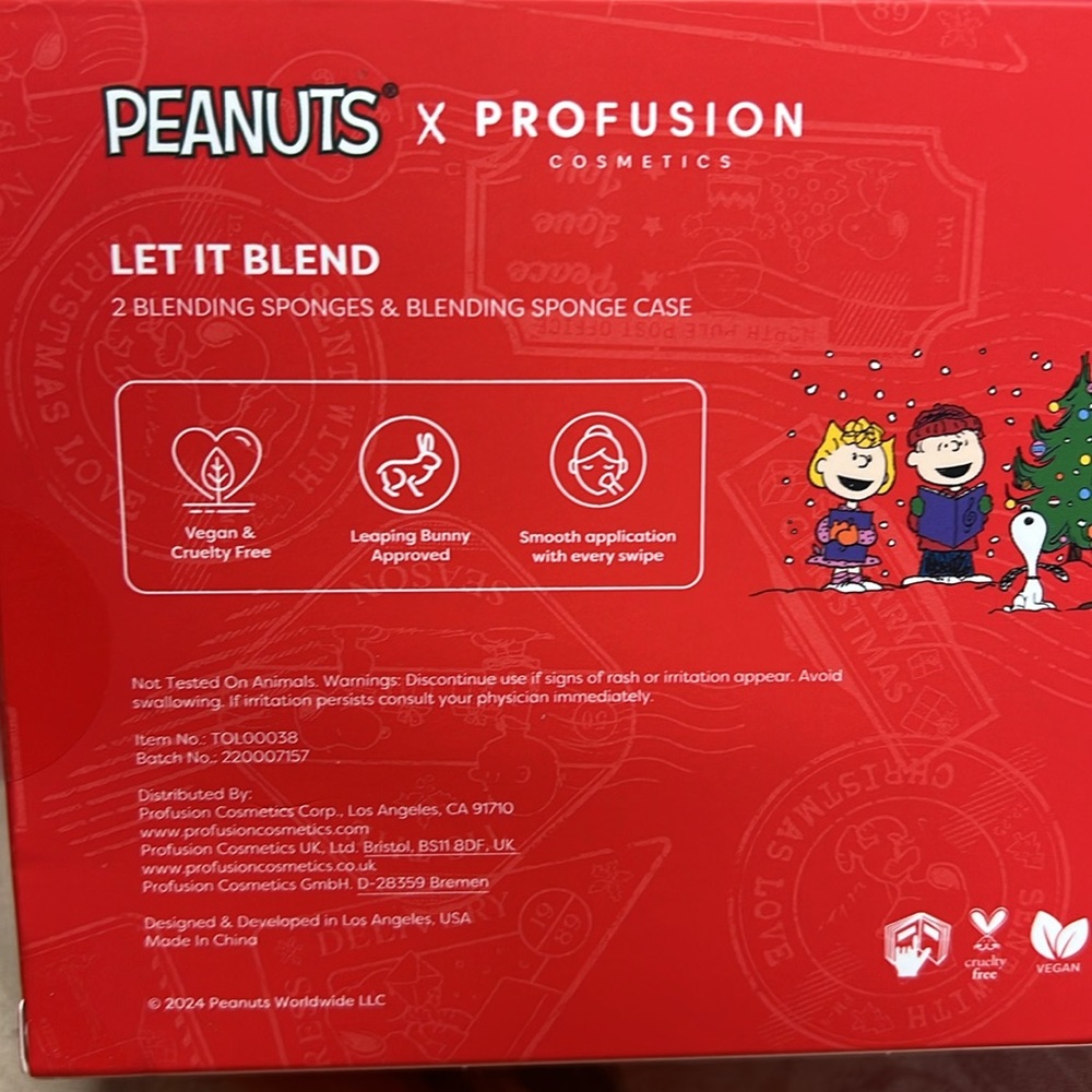 Snoopy Peanuts 2 blending sponges & case - Picture 8 of 10
